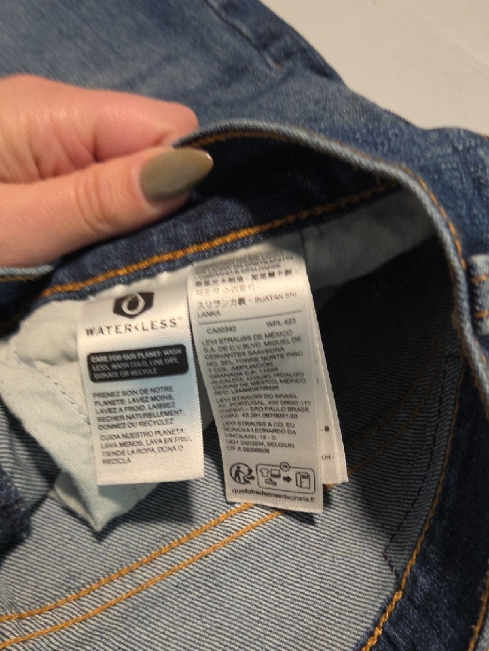 Levi's Ribcage Bell Jeans - Indigo Blue Denim - Picture 2 of 8